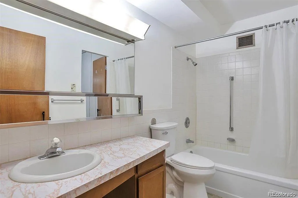 1 bed, 1.0 bath, 855 sqft, $1,350 — Photo 3