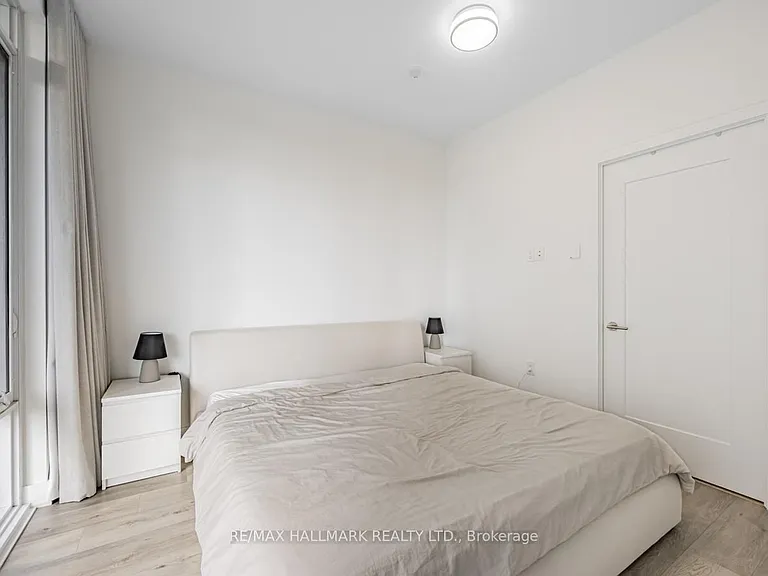 585 Bloor St E #318 — Photo 45