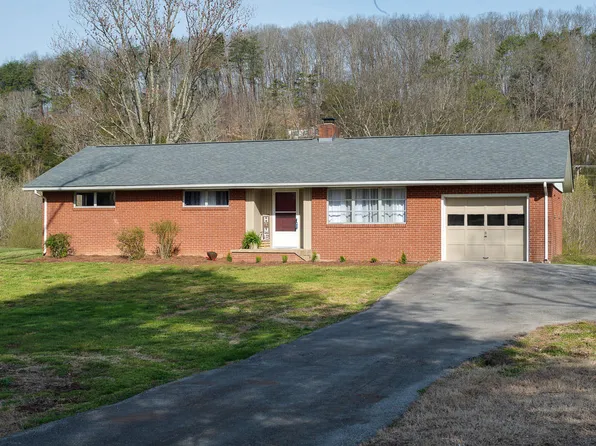 707 S Charles G Seivers Blvd, Clinton, TN 37716