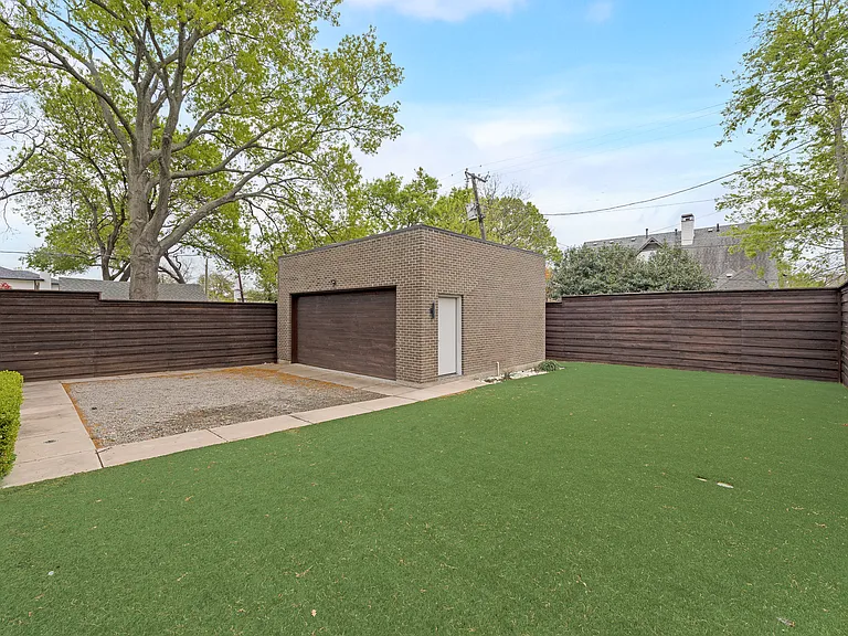 6420 Kenwood Ave — Photo 45