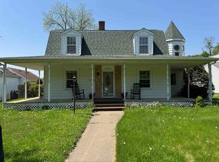 1070 N 8th St, Rochelle, IL 61068