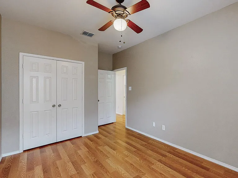 1065 Aviary — Photo 33