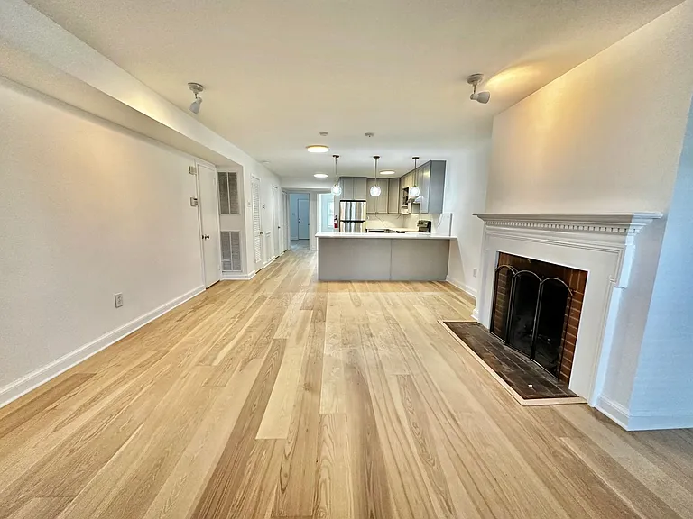 815 E St SE #1 — Photo 8