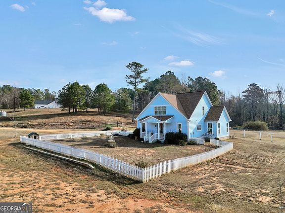 3rd image of 200 Douglas Creek Rd