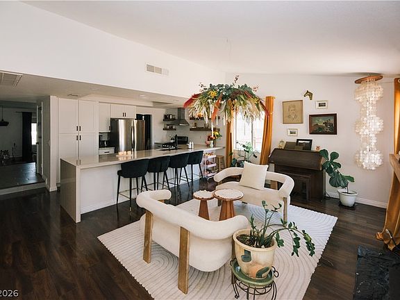 5th image of 3188 Moonflower Dr