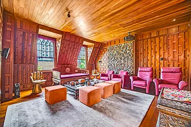 Sold by Societe Real Estate