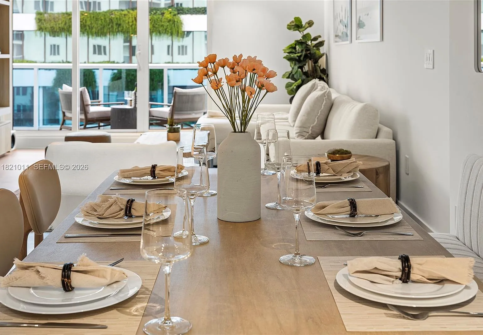Roney Palace Condo — Photo 3
