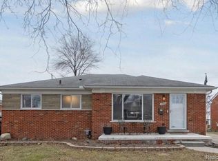 22006 Trombly St, Saint Clair Shores, MI 48080