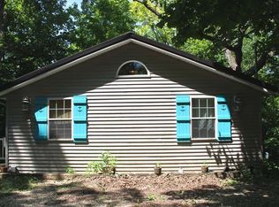 26249 215th Ave, Delhi, IA 52223