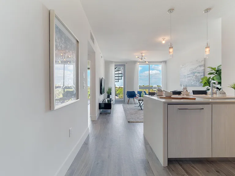 111 SE 1st Ave #512 — Photo 5
