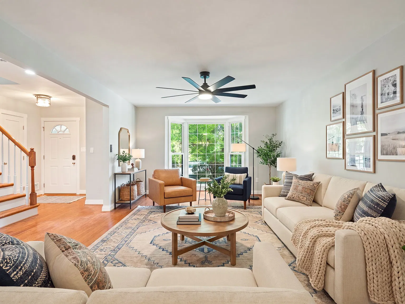3 bed, 3.5 bath, 1660 sqft, $3,850 — Photo 3