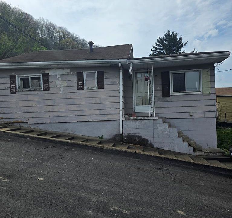 1st image of 449 Rose St