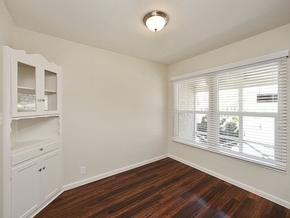 5th image of 236 W 121st St
