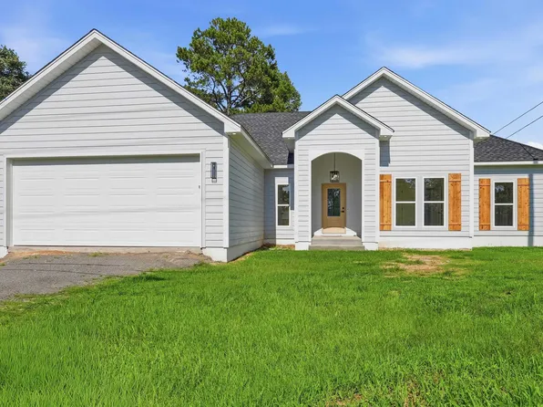 706 N Cedar St, Morrilton, AR 72110