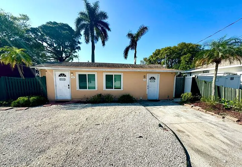 2 bed, 1.0 bath, 636 sqft, $1,395 — Photo 2