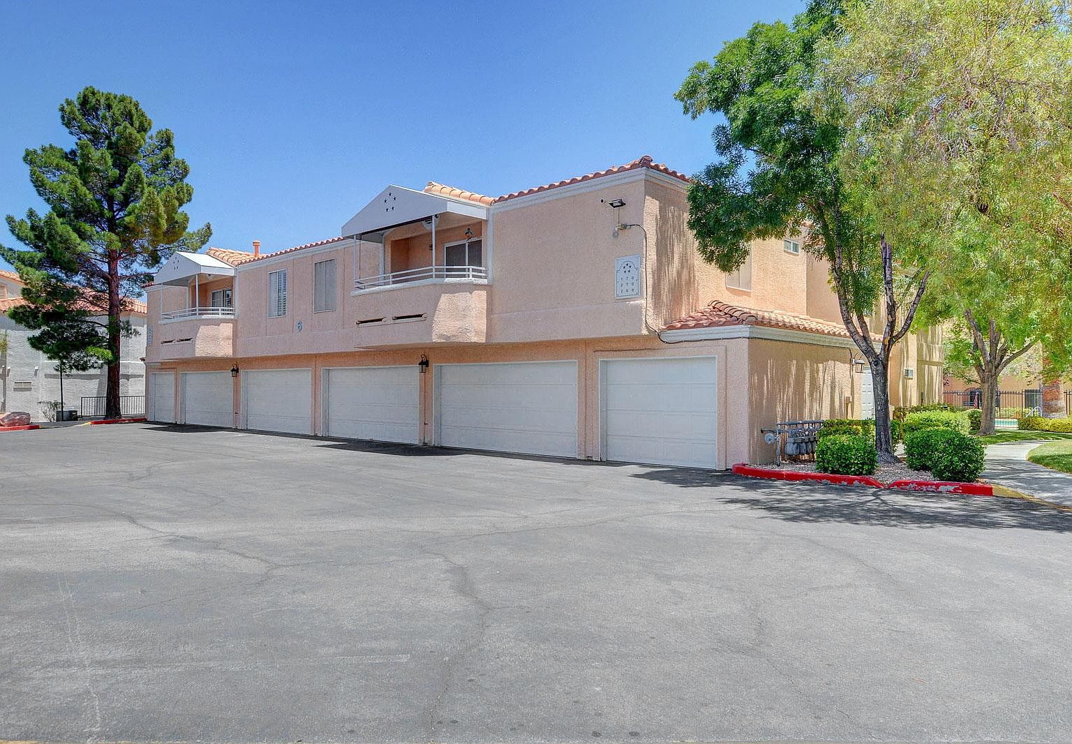 8452 Boseck Dr UNIT 204, Las Vegas, NV 89145 | Zillow