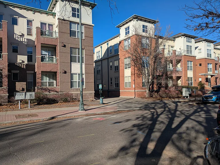 1727 N Pearl St #104 — Photo 3