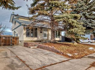 652 S Queensland Dr SE, Calgary, AB T2J4G7