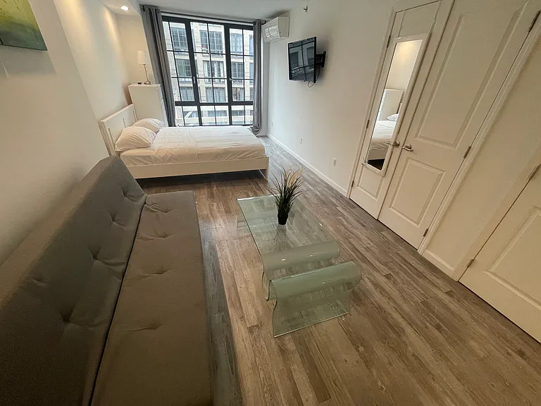 433 W 53rd St #4C — Photo 8