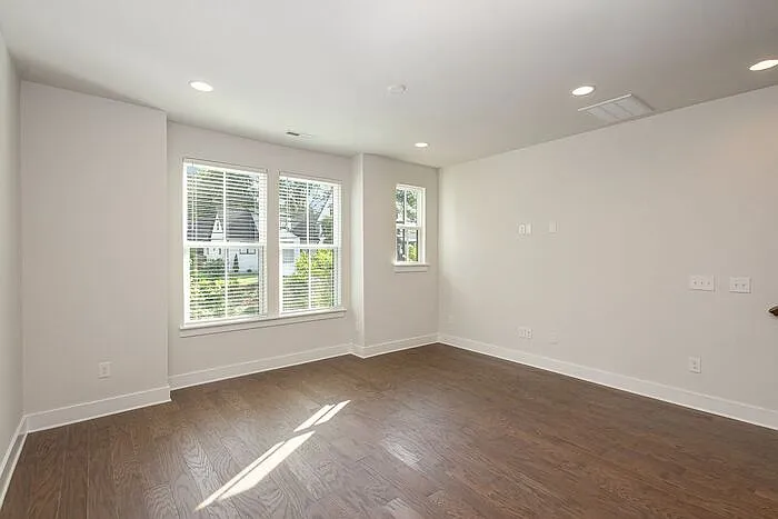 3 bed, 4.0 bath, 1700 sqft, $2,695 — Photo 3