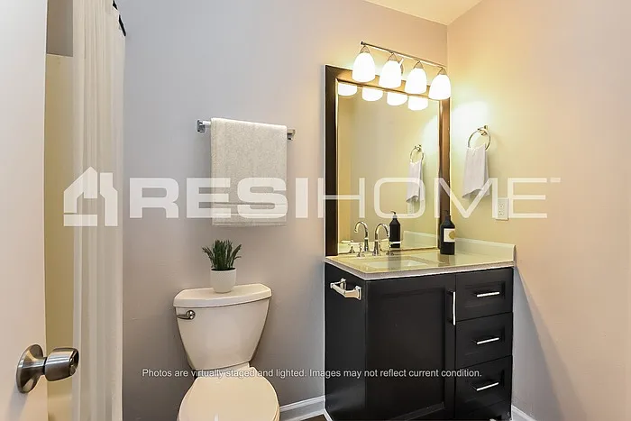 3 bed, 2.0 bath, 1305 sqft, $1,925 — Photo 4