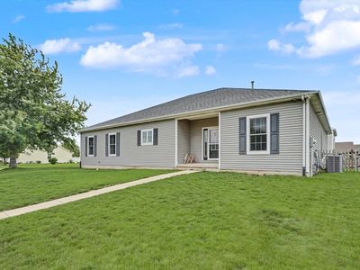 2002 E Grand Ave, Saint Joseph, IL, 61873