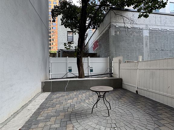 5th image of 212 E 35th St #A