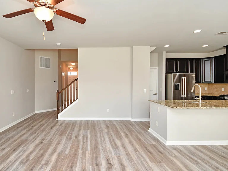 303 Corday Ln — Photo 10