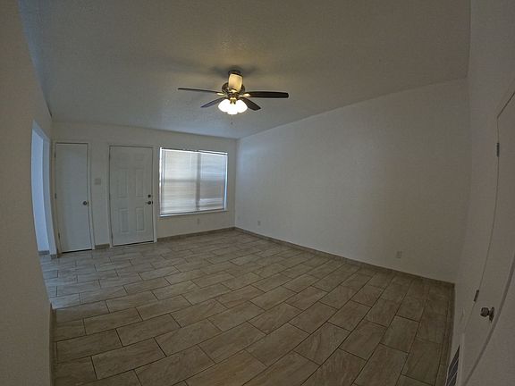 3rd image of 2711 Fairway Dr