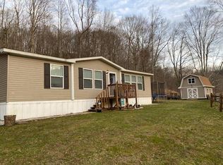1975 State Highway 702, Sandy Hook, KY 41171