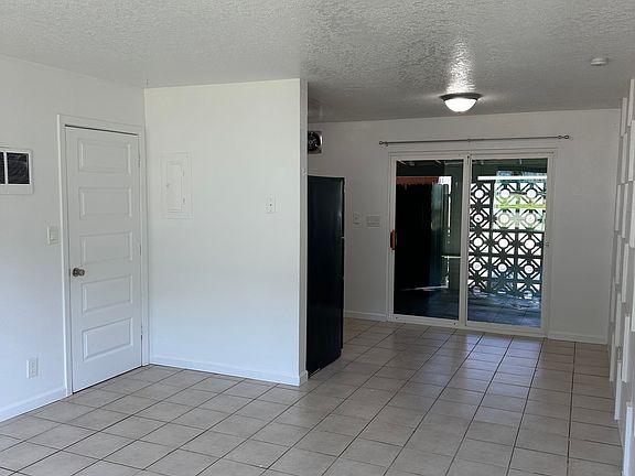 2nd image of 1400 Hawthorne Ave APT 6