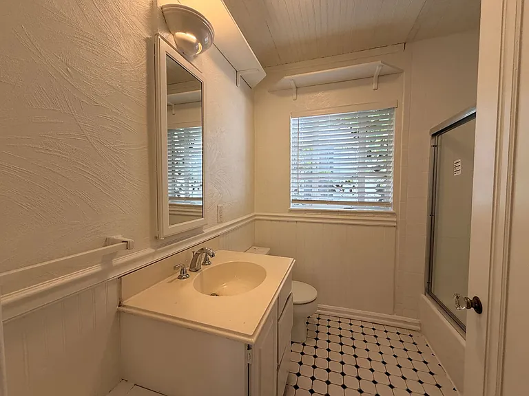 340 S Franklin St — Photo 15