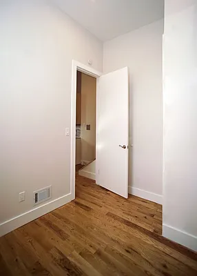 Rented by Evergreen Apartments BK | media 13