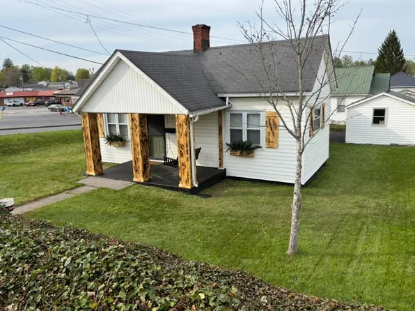 520 Jones Ave, Oak Hill, WV 25901