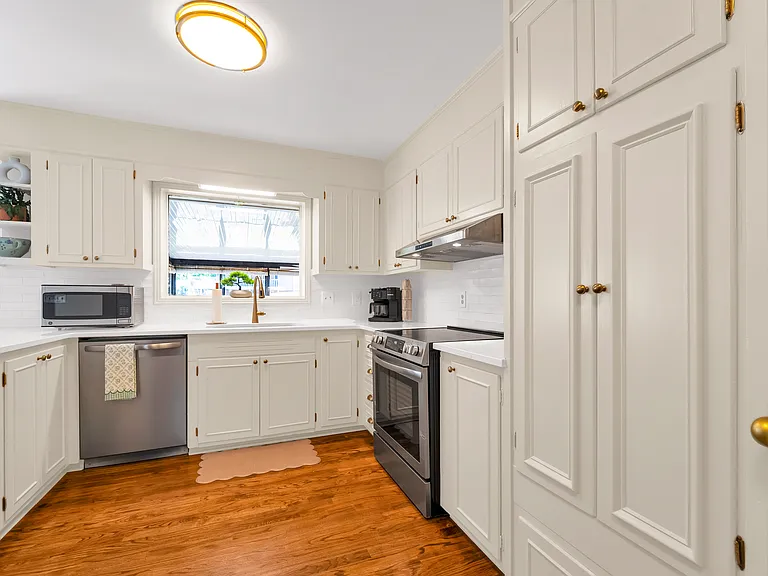 601 Regent Rd — Photo 7
