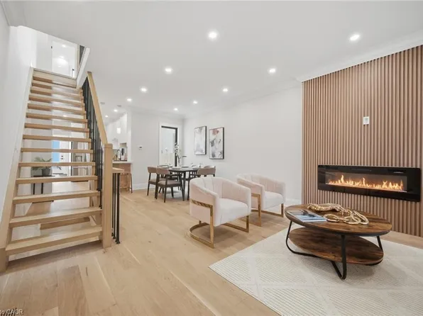 241 Maria St, Toronto, ON M6P 1W6