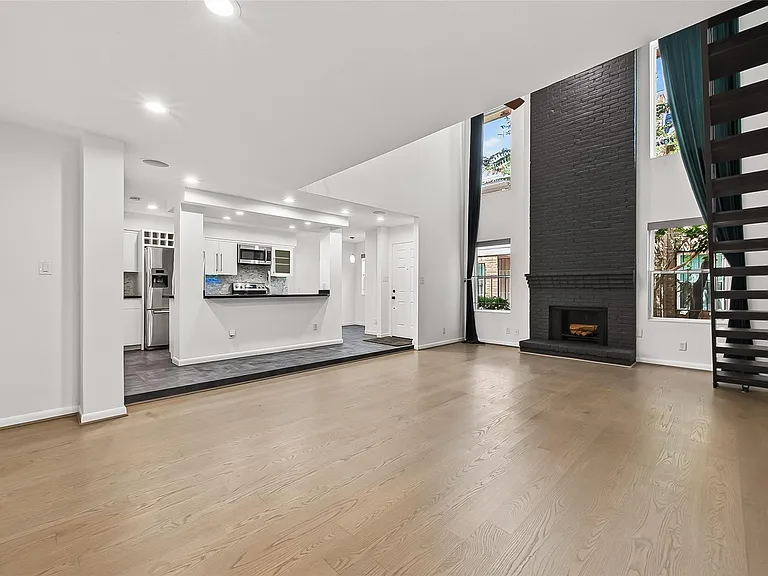 5524 Beverlyhill St #2 — Photo 9