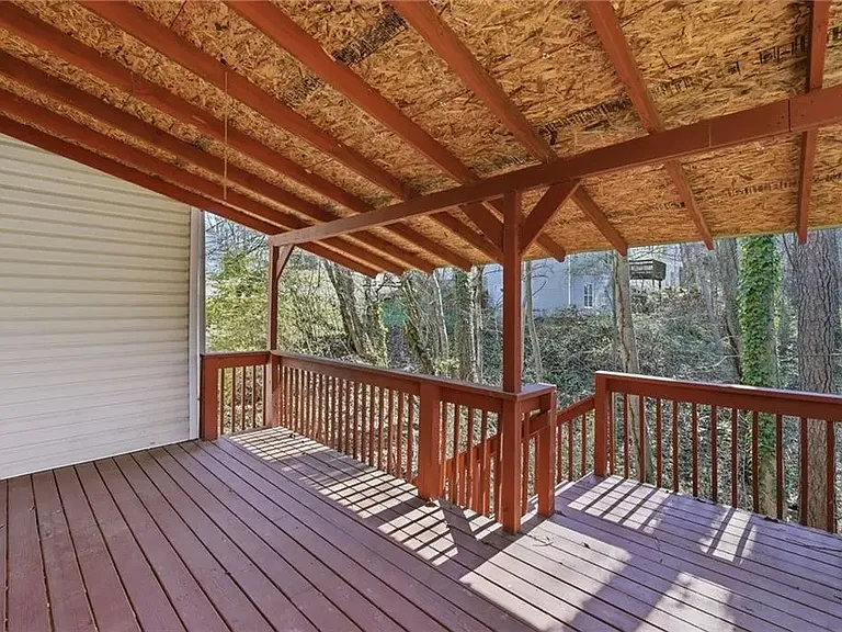204 Hillcrest Rdg — Photo 15
