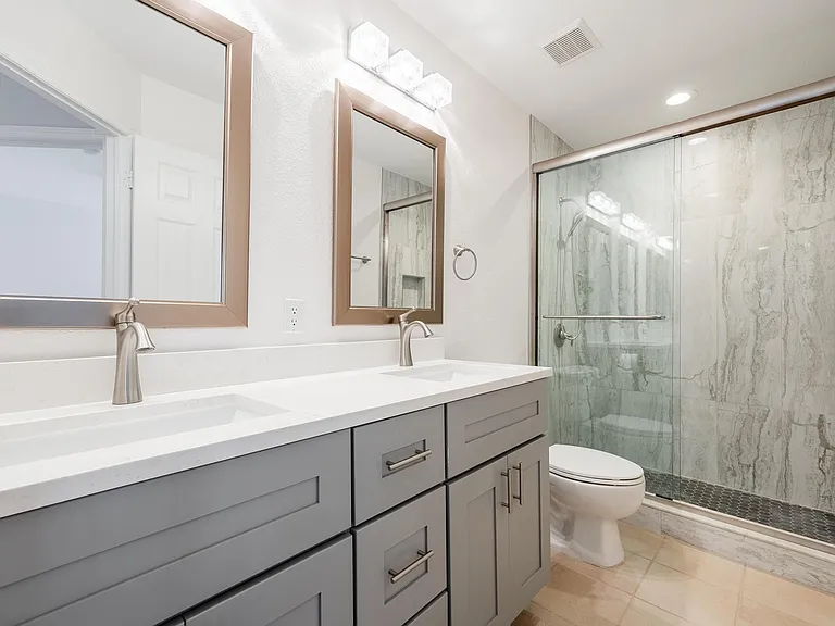 2nd Floor Guest Bathroom
