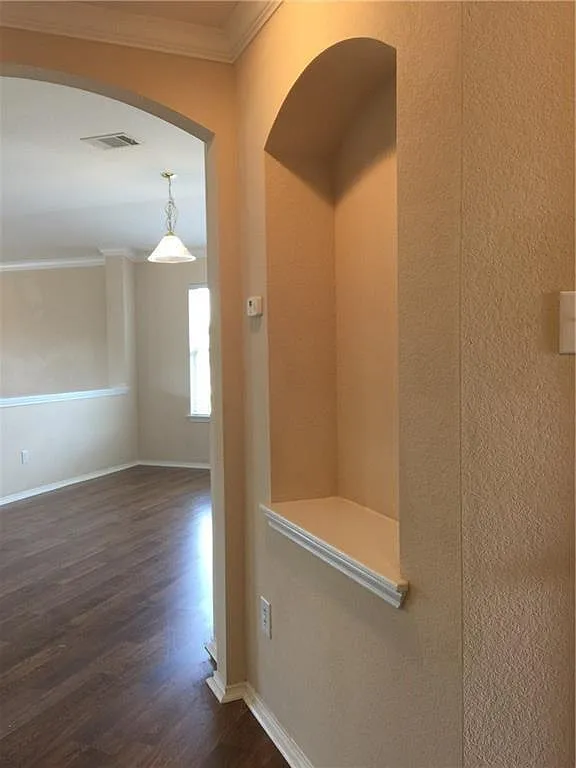 3 bed, 2.0 bath, 1696 sqft, $1,950 — Photo 4