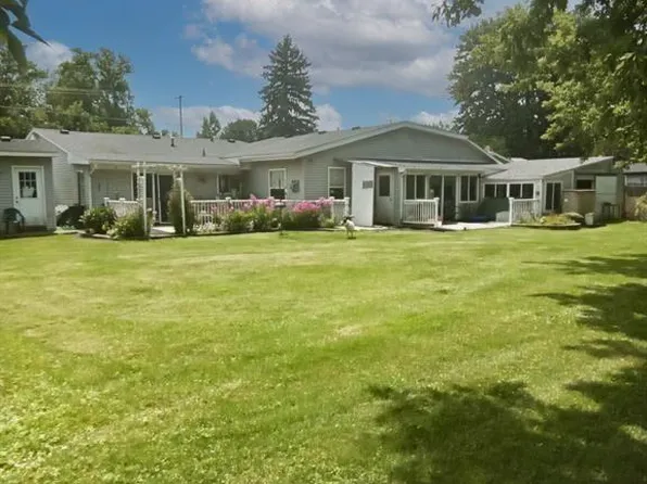 1080 W Stanley Rd, Mount Morris, MI 48458