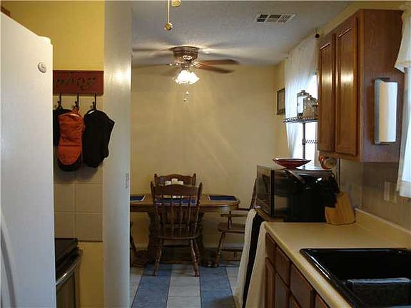 4th image of 4310 Noble Dr