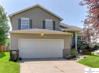 17841 Lillian St, Omaha, NE 68136