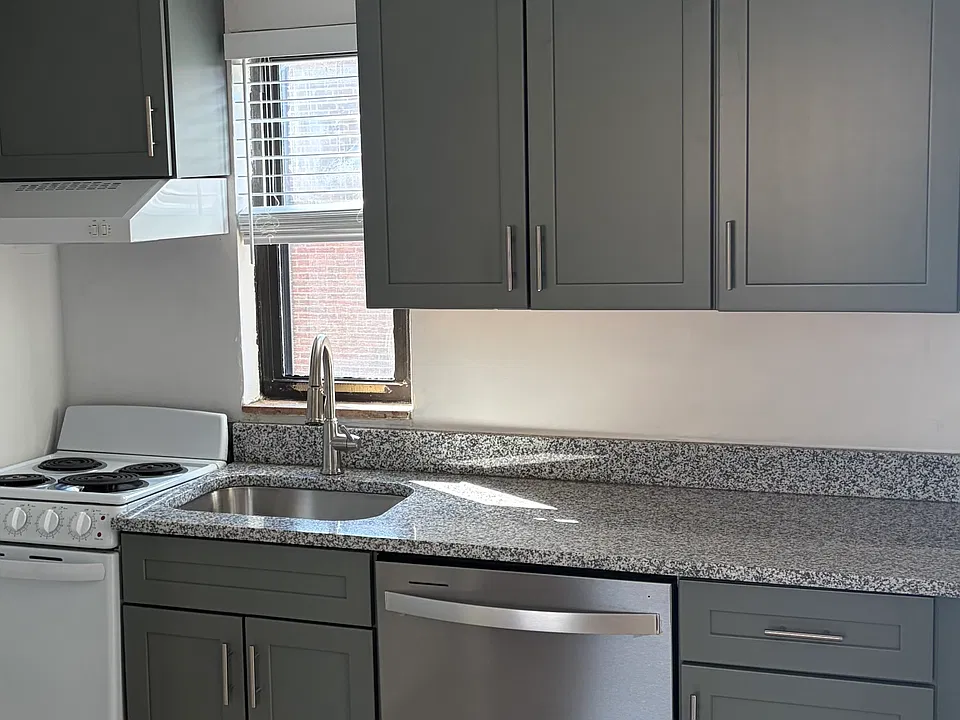 53 Parke St #4