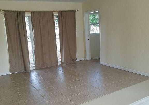 4th image of 1811 Barstow Pl