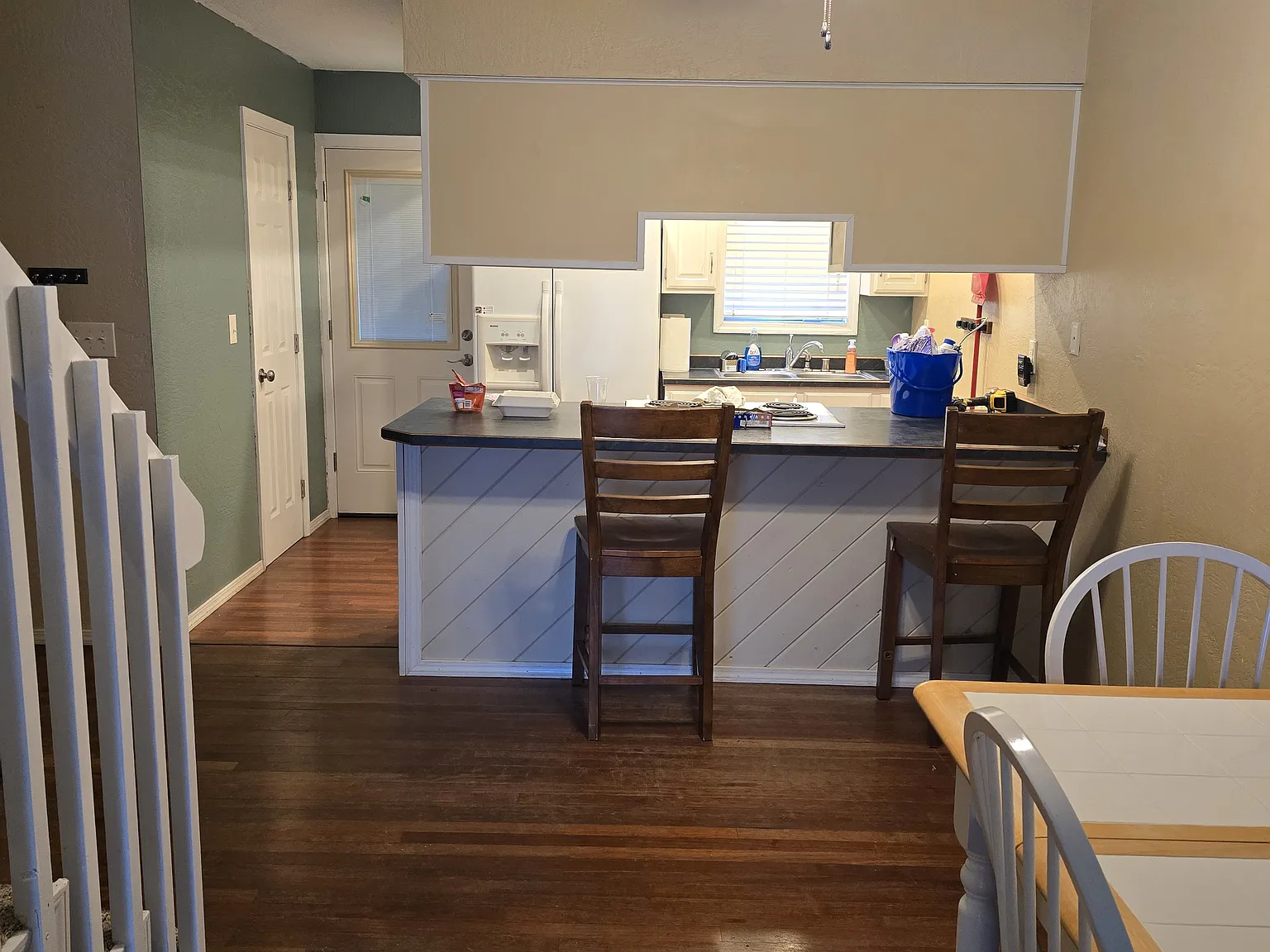2 bed, 1.5 bath, 984 sqft, $2,100 — Photo 3