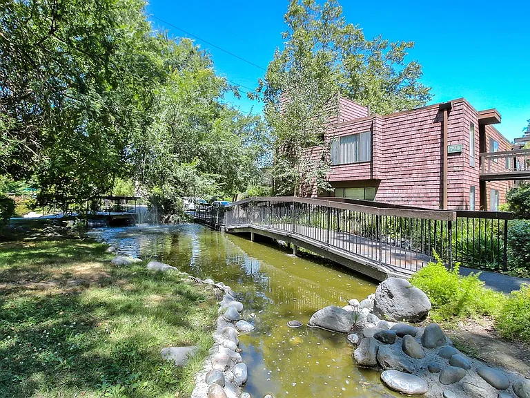 877 Woodside Ln E #9 — Photo 19