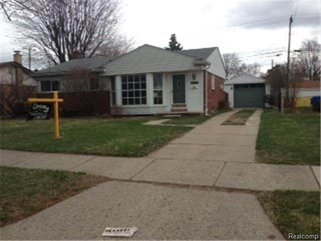 1st image of 32748 Holden Dr