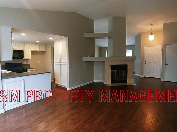 5704 Terrace Dr Family Room