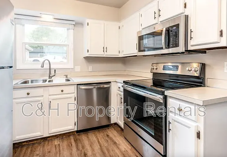 2119 8th Ave N #3 — Photo 4